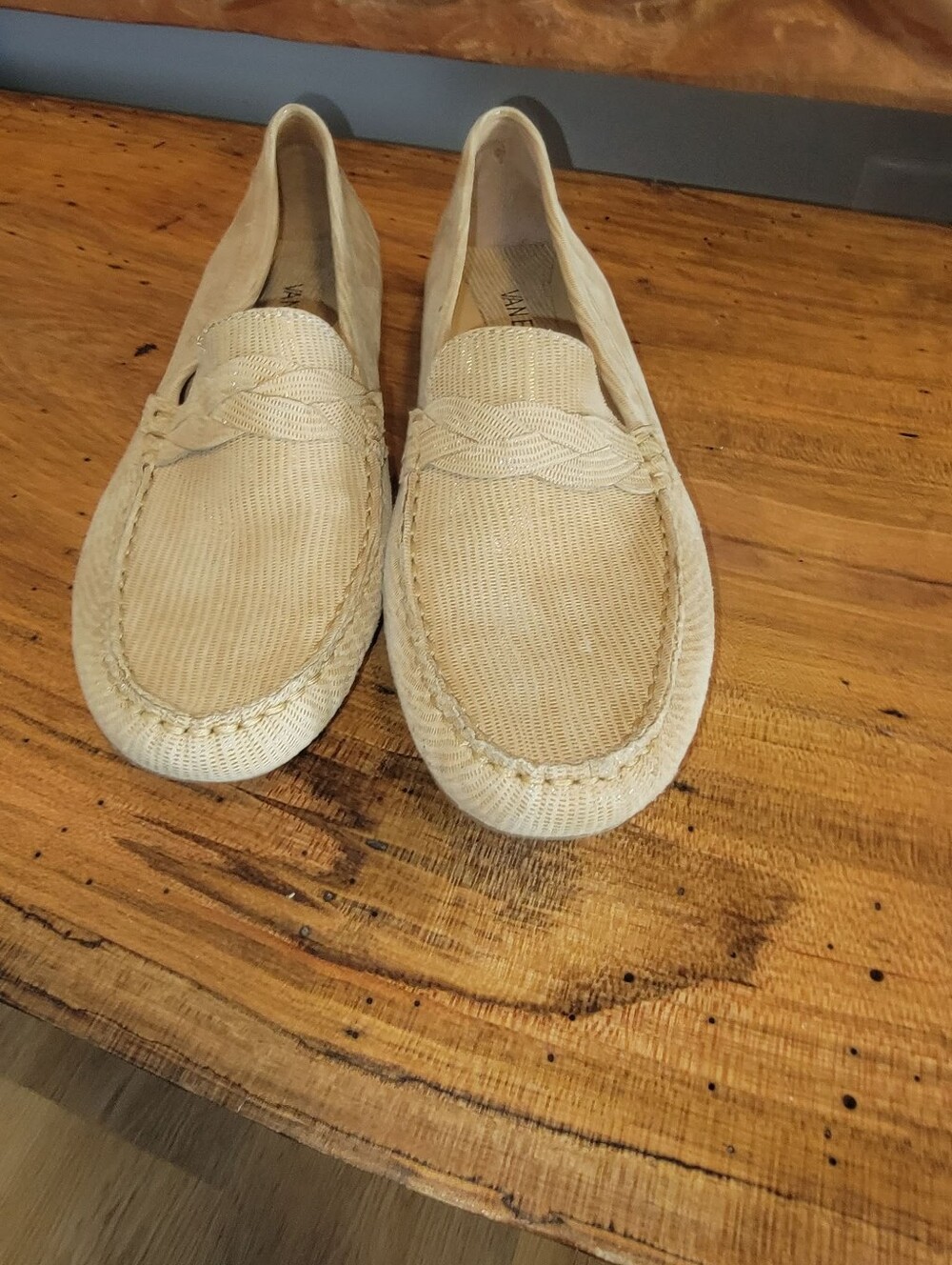 Vaneli Aila Size 9 Narrow Driving Moccasin Weave Leather Loafers in Beige